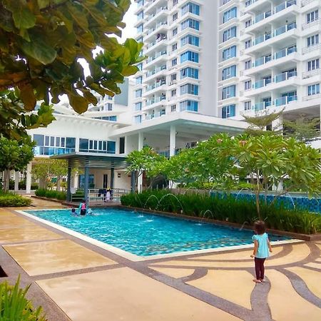 Putra 1 Pool Homestay Bandar Seri Putra Kampong Sungai Buah المظهر الخارجي الصورة